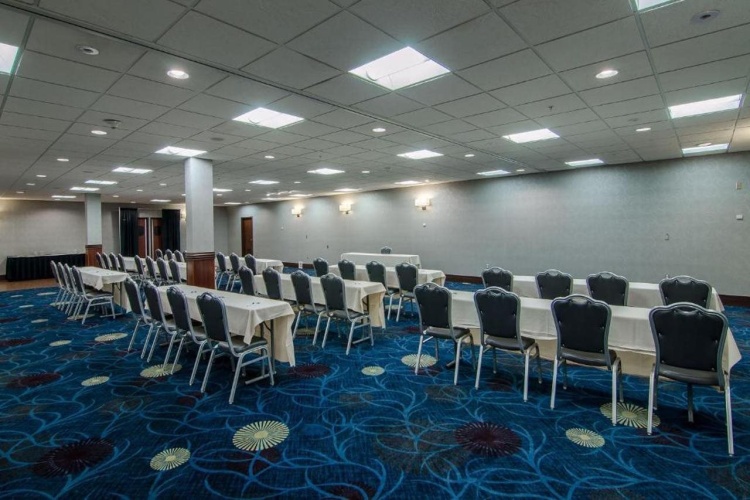 Holiday Inn & Suites Syracuse Airport - Liverpool photo 21