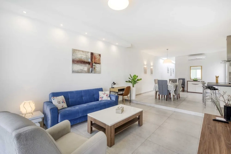 Apartment with balcony