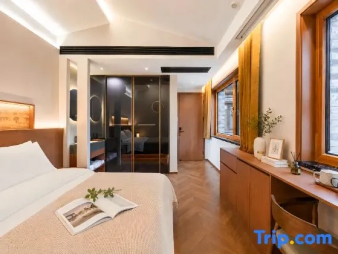 Standard Double room with courtyard view