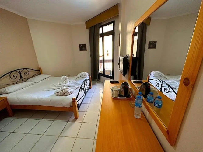Deluxe Single Suite