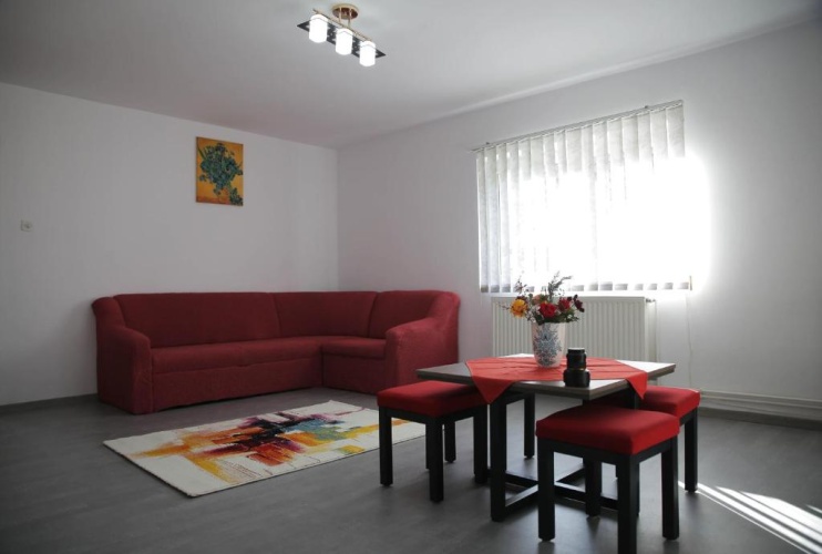 4 Bedrooms Cottage