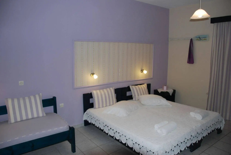 Kavos Psarou Studios and Apartments