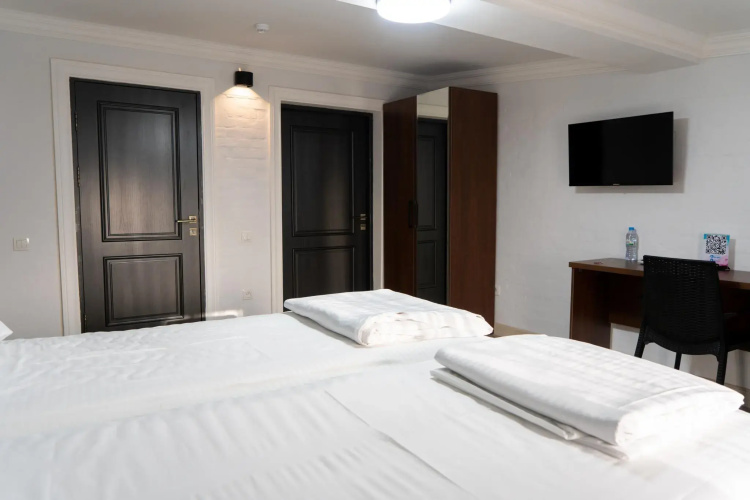 Nest Inn