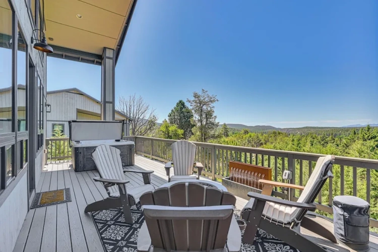3 Bedrooms Cottage with balcony