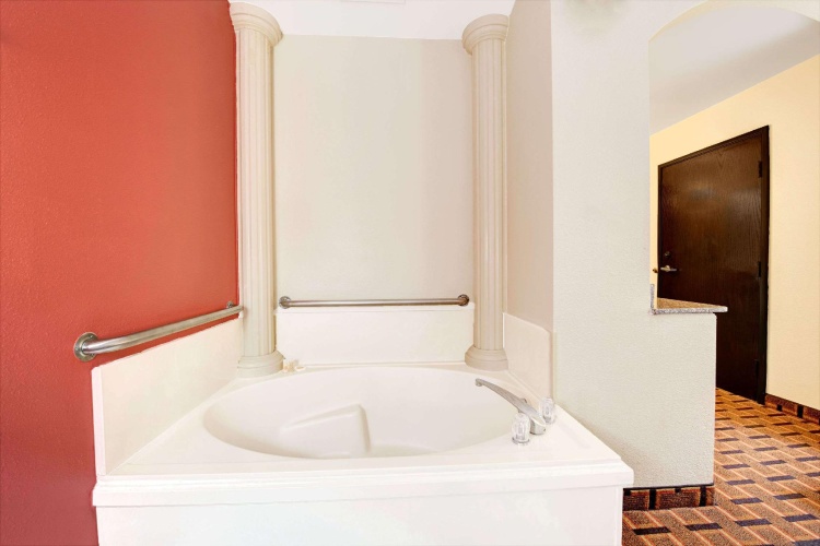 Deluxe Double Suite