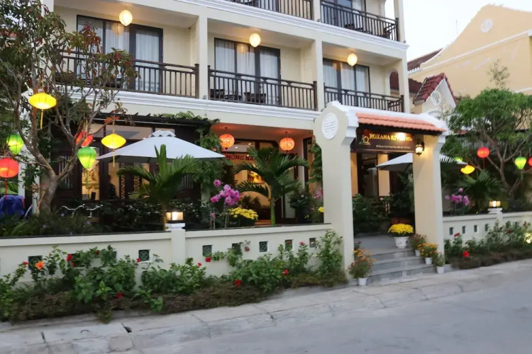 ROXANA RIVER VILLAOver view