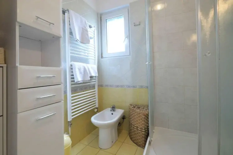 2 Bedrooms Apartment with balcony and with sea view