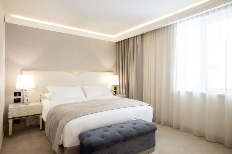 Tresor Le Palais Timisoara, Curio Collection By Hilton