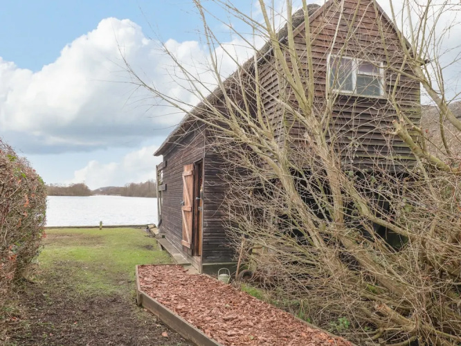 Cygnus Boathouse