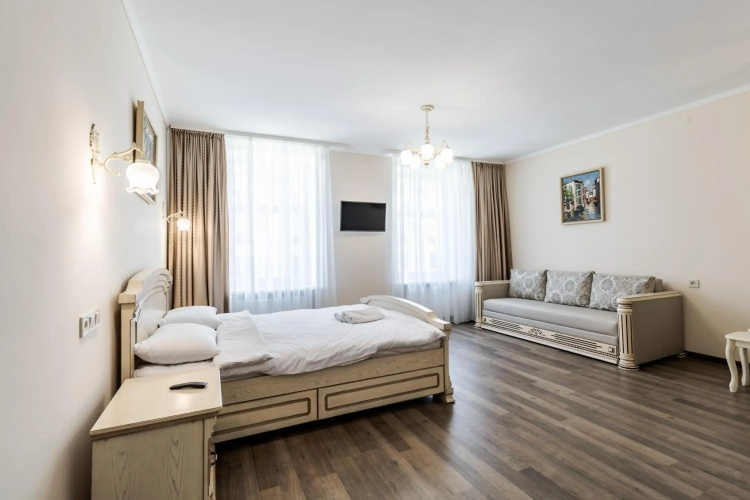 Opera House Apartment 3