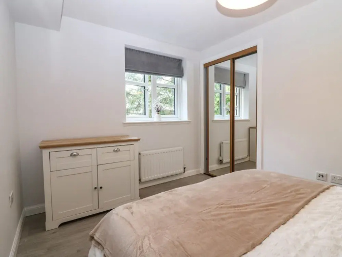 11 Ambleside Court