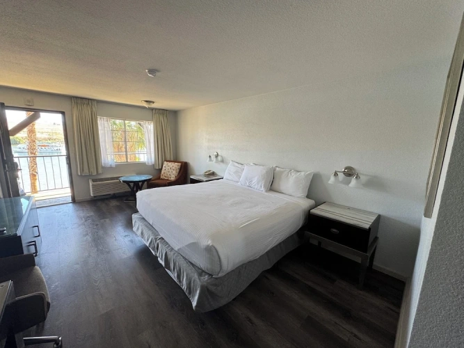 Standard Double room with river view