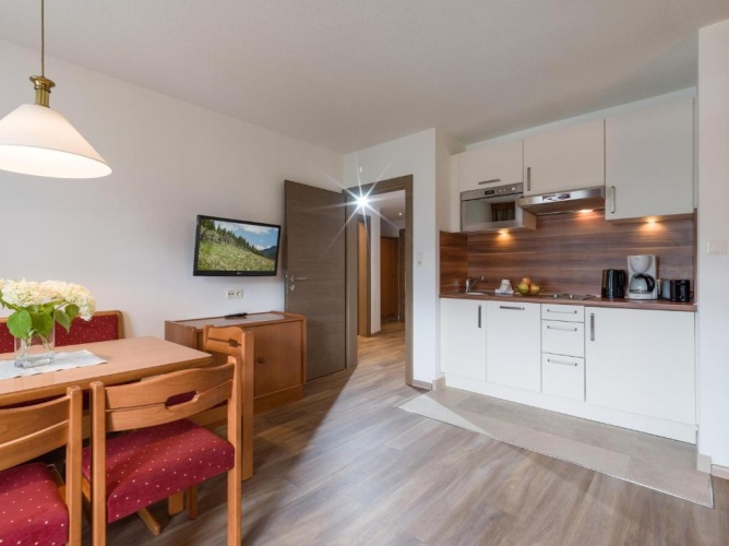 3 Bedrooms Apartment