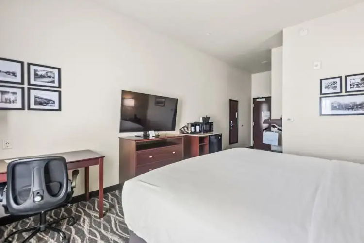 Cobblestone Hotel & Suites - Cullman