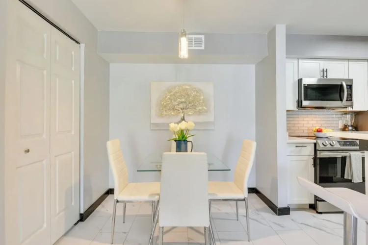 Walk to Golf Course & Beach: Modern Destin Condo