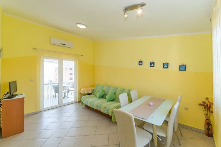 Apartments Jambreus