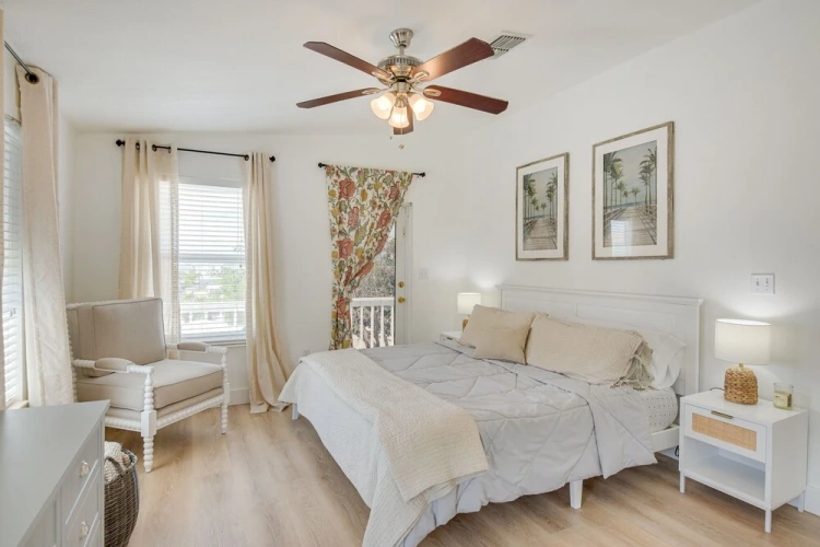 4 Bedrooms Cottage