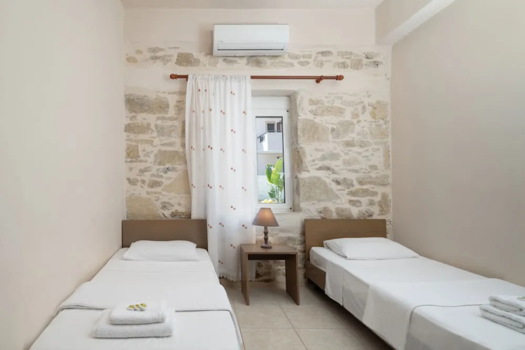 Zeus Traditional House