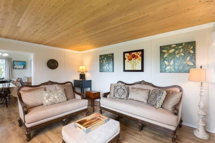 5 Bedrooms Cottage