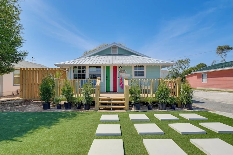 4 Bedrooms Cottage