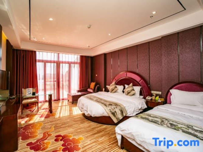 Deluxe Family Suite