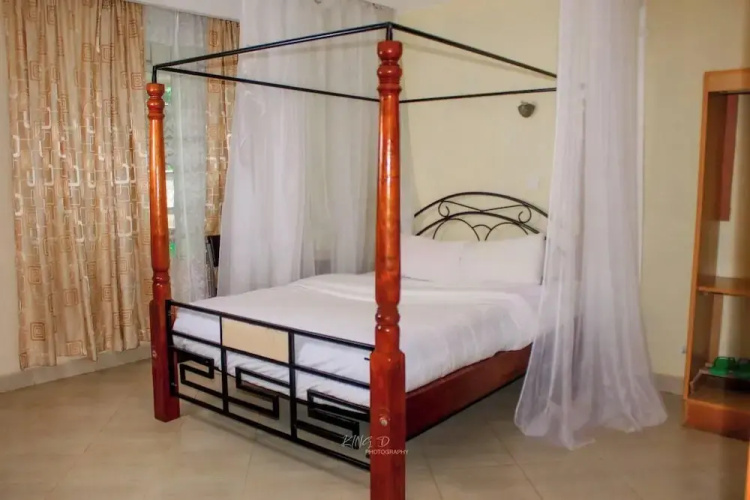 Lee Njiru Resort