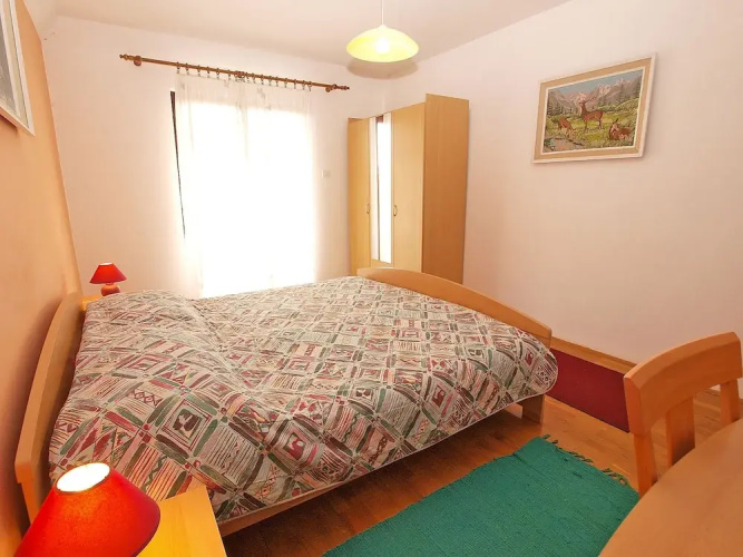Apartment 70