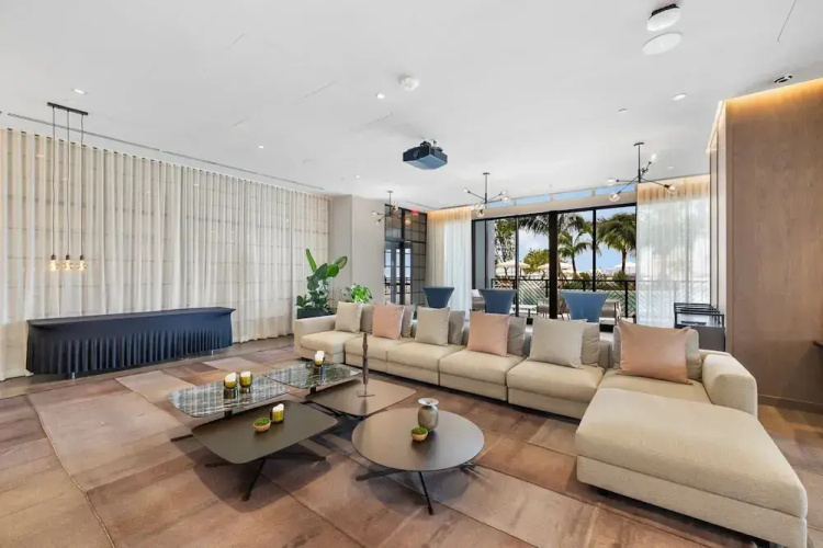 Elegant Studio with Panoramic City Views