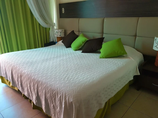 Standard room with balcony and with partial ocean view