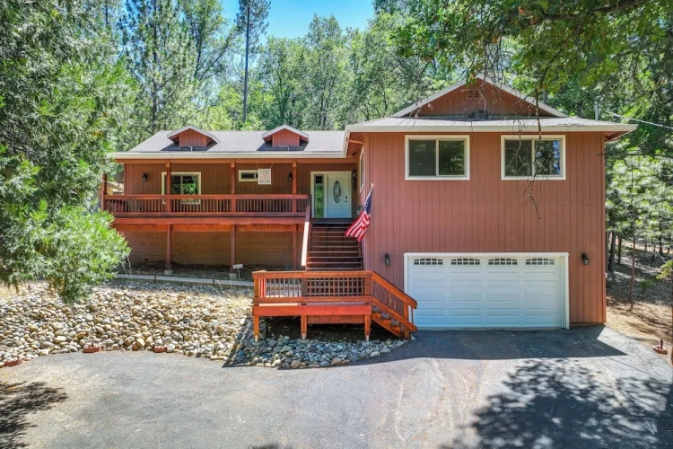 4 Bedrooms Cottage