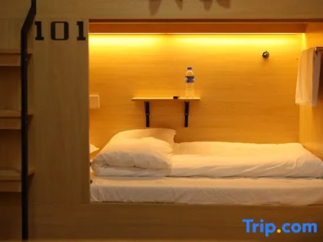 Bed in Dorm