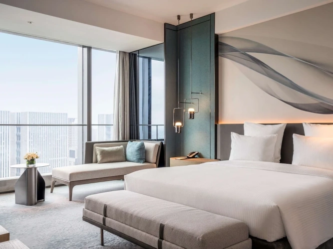 Executive Double Club Suite with city view