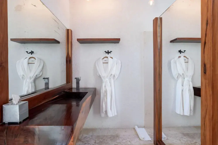Casa Aakbal