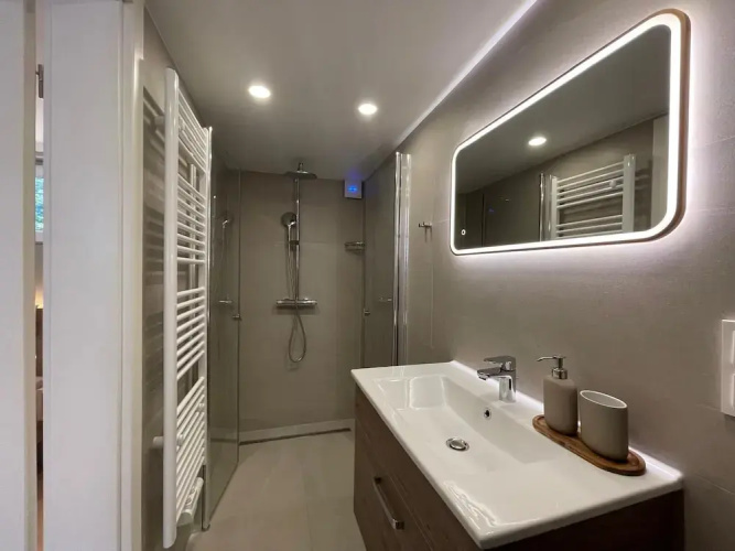 Five Studios - Premium Rooms