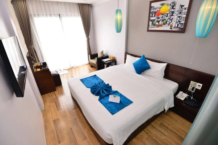 Bella Premier Hotel & Rooftop Skybar