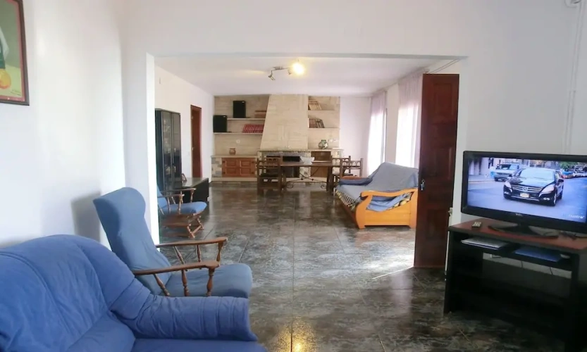 5 Bedrooms Family Villa with view