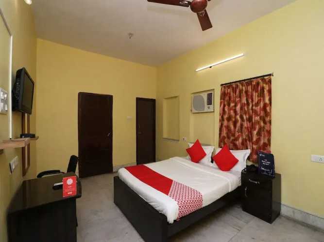OYO 16356 Studio Lake View