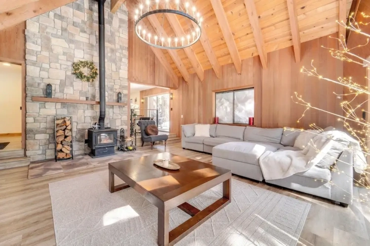 4 Bedrooms Cottage