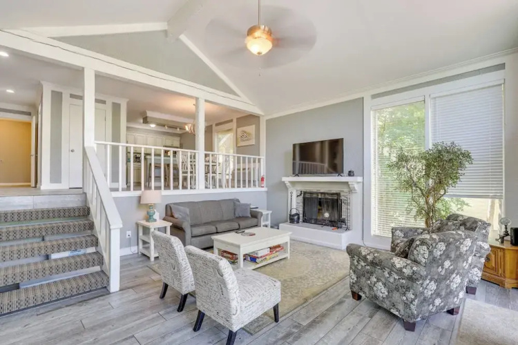 Private Dock & Resort Access: Margaritaville Cabin - Sunrise Beach, MO