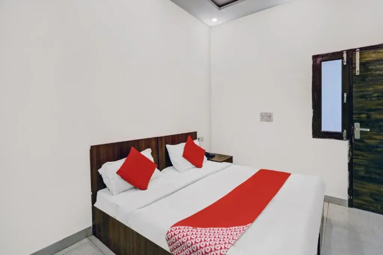 Oyo 81119 Hotel Prince