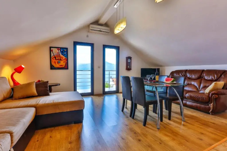 Apartment 365