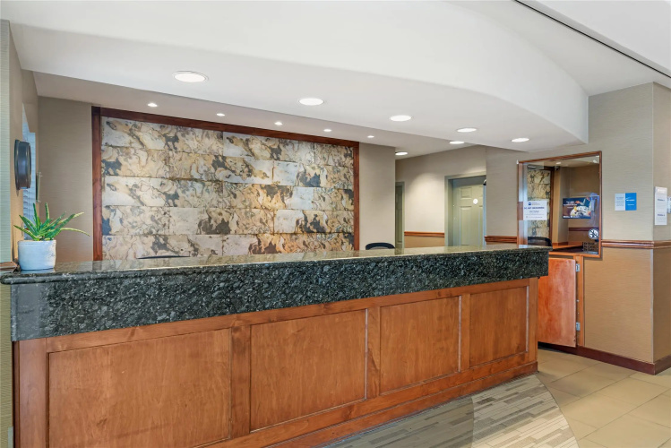 Best Western Plus Mission City Lodge photo 42