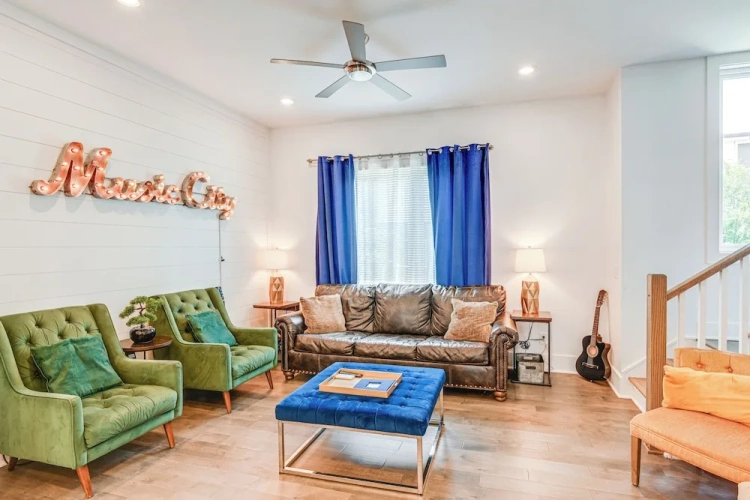 3 Bedrooms Apartment