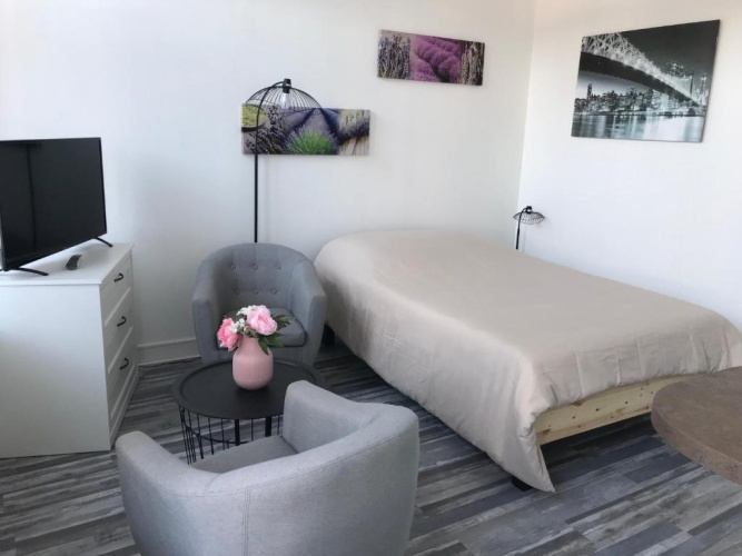 1 Bedroom Apartment