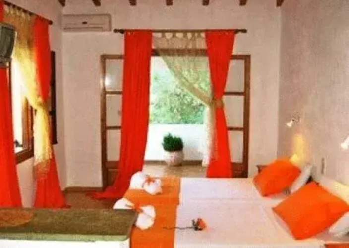 Paraschos Studios
