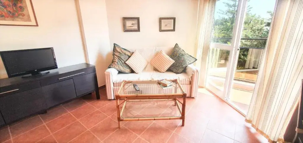 Skol 329 – Spacious Beachfront Studio with Sea Views