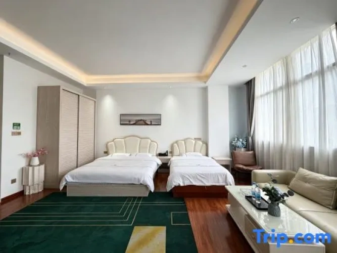 Deluxe Suite