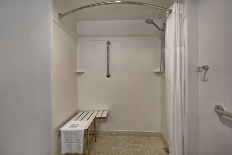 Hampton Inn NY-JFK photo 11