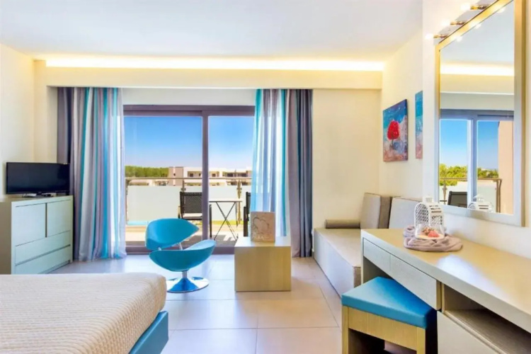 Alea Hotel & Suites