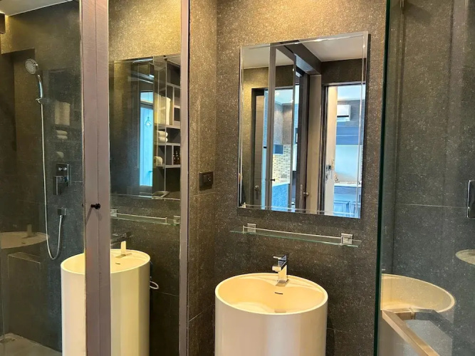 1BR with Rooftop Pool & Gym  C191